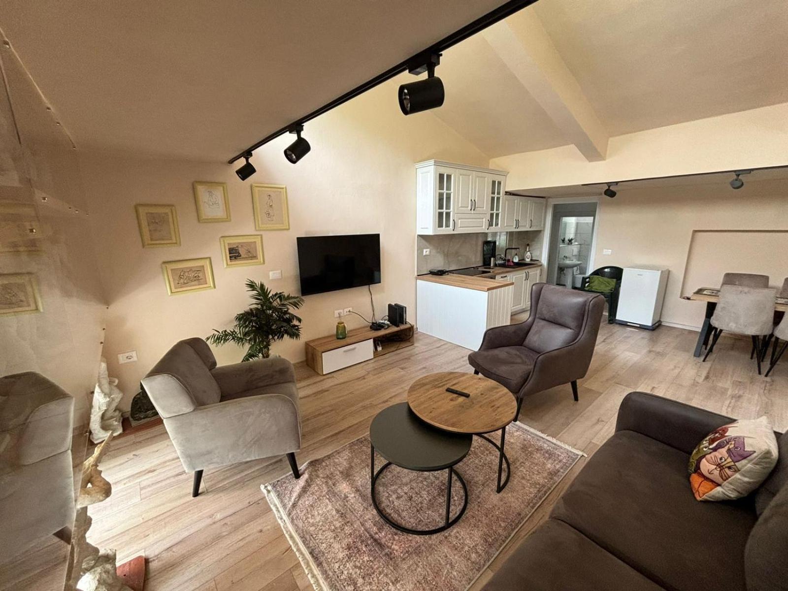 Vacation Studio By Andrea Tirana Eksteriør billede